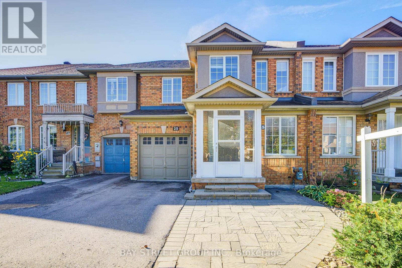 25 Waterton Crescent Property Photo 1