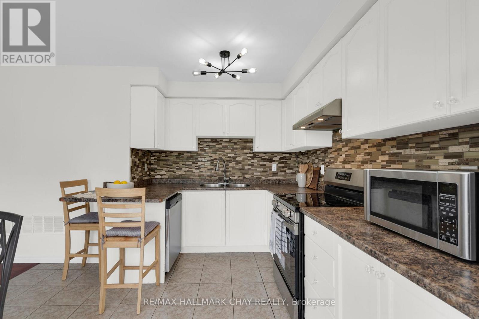 19 Callander Crescent Property Photo 17