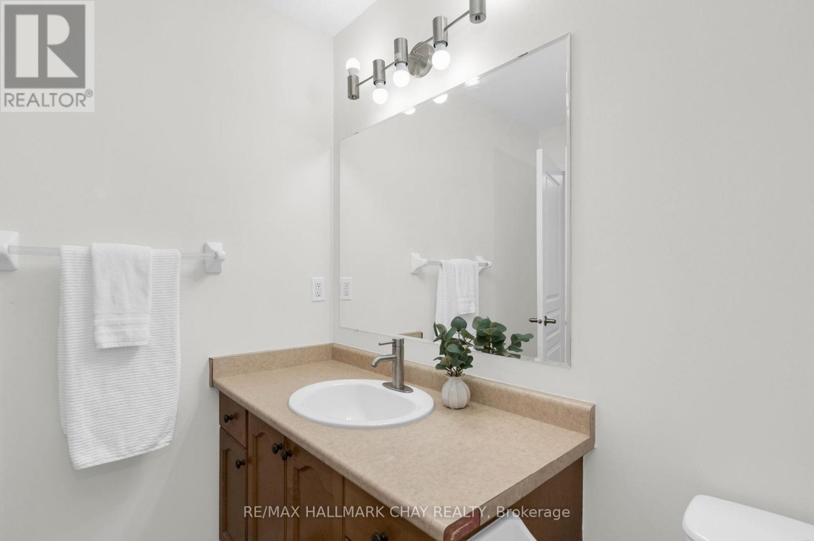 19 Callander Crescent Property Photo 24