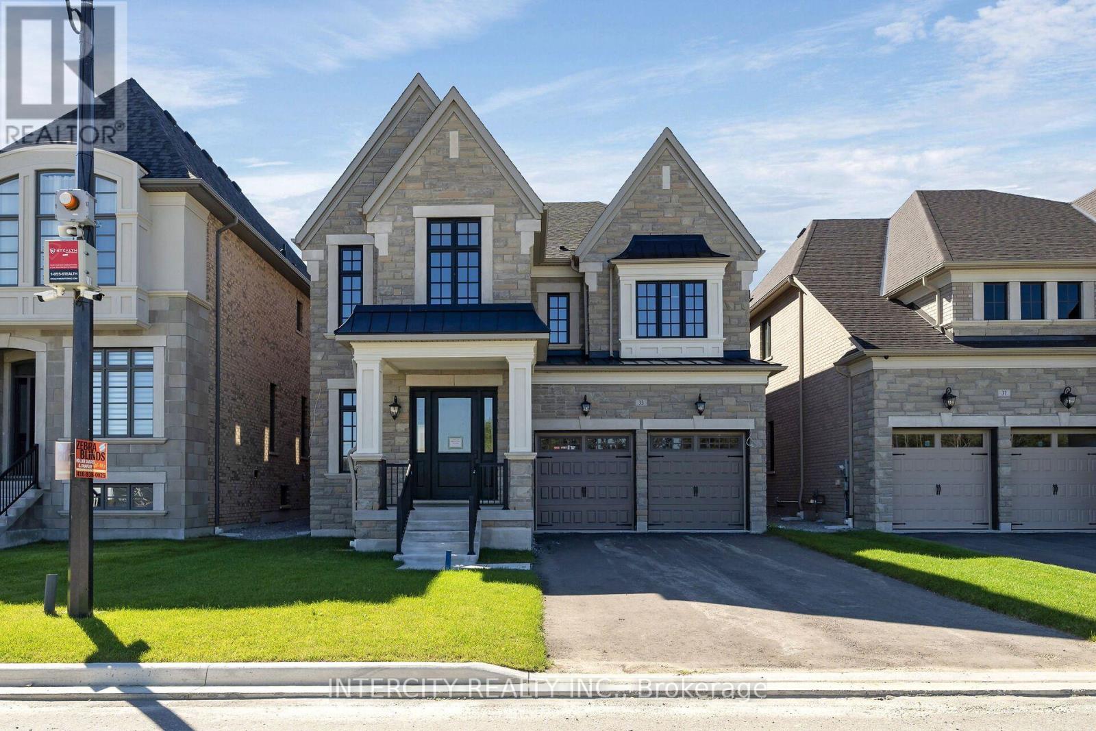33 Gianvito Crescent Property Photo 1