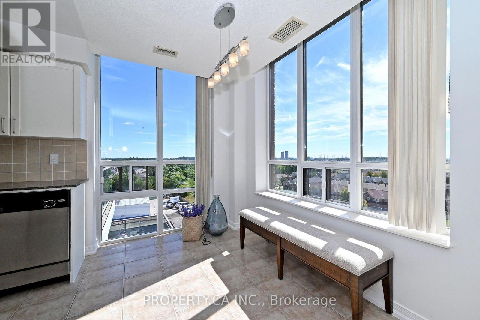 1013 - 310 Red Maple Road Property Photo 8