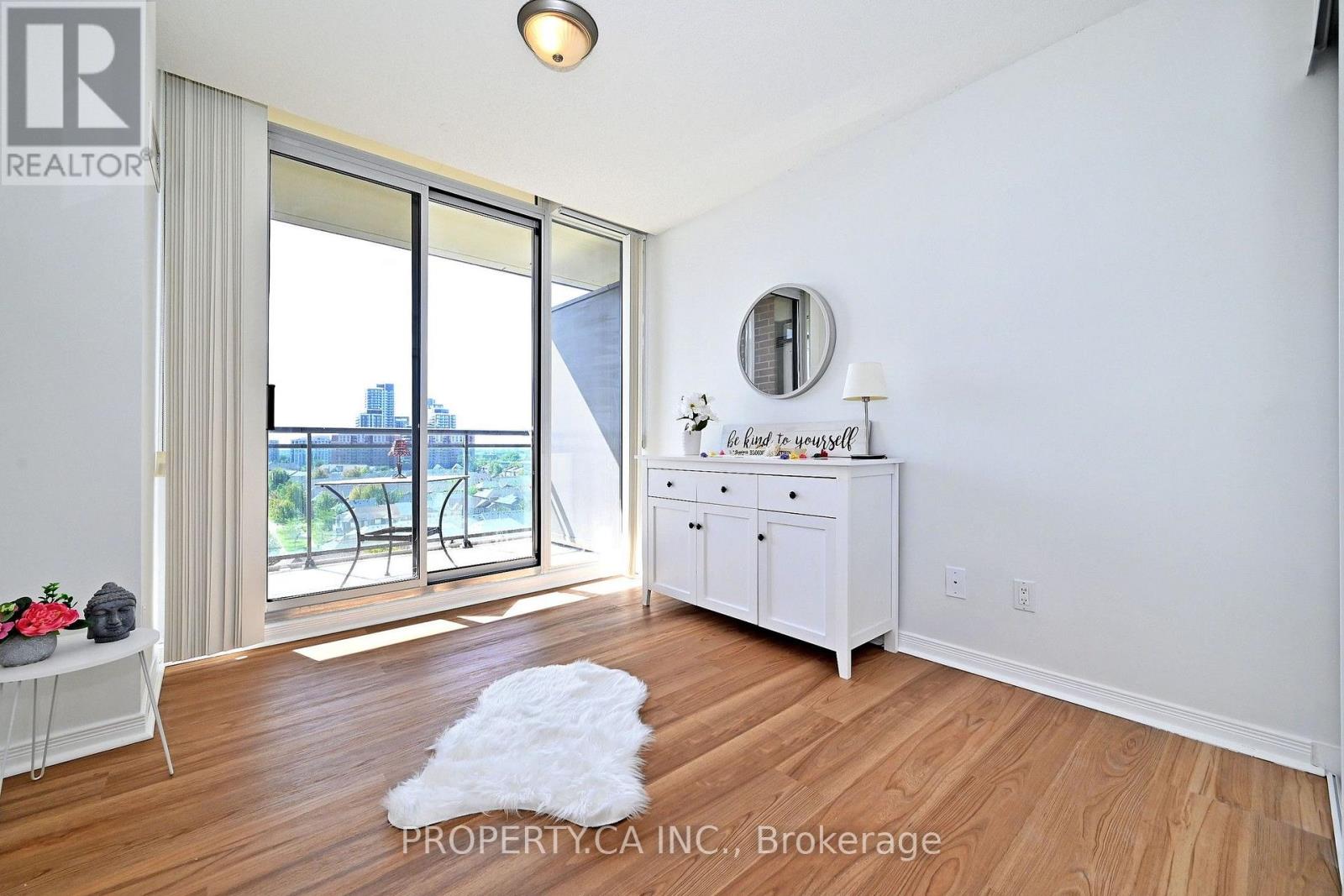 1013 - 310 Red Maple Road Property Photo 14