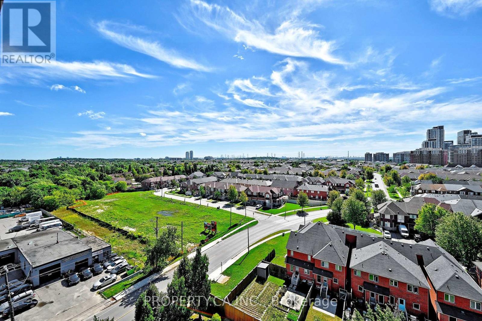 1013 - 310 Red Maple Road Property Photo 17