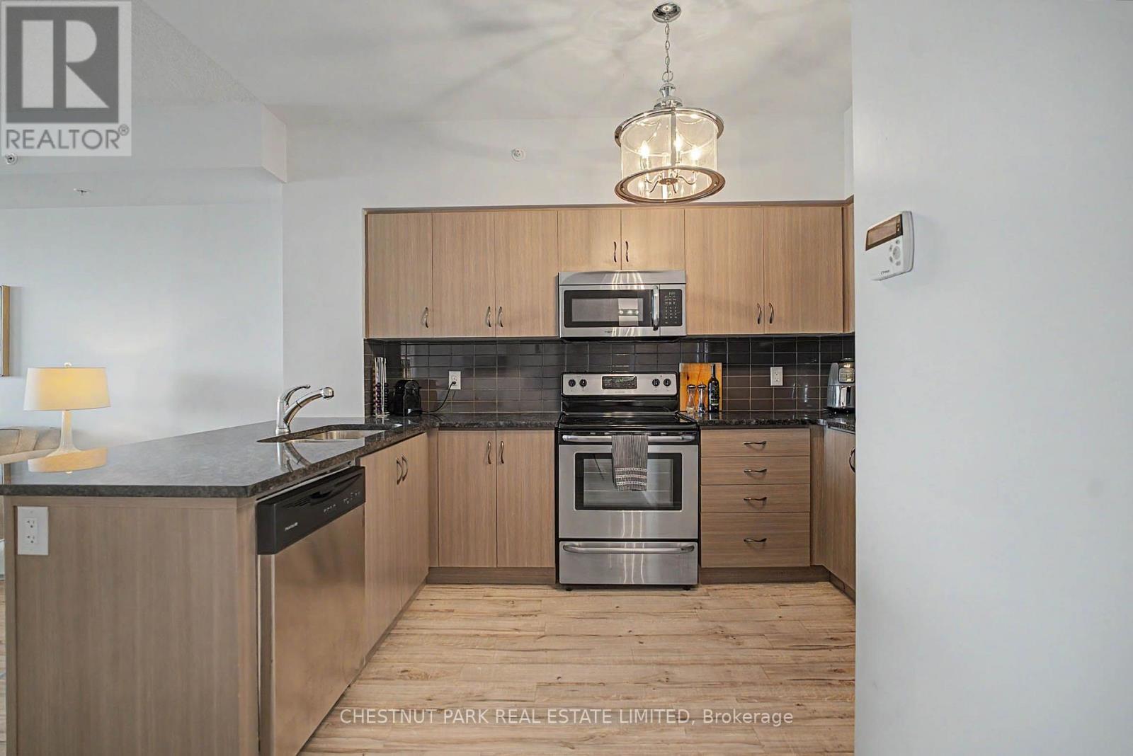 1503 - 9255 Jane Street Property Photo 6