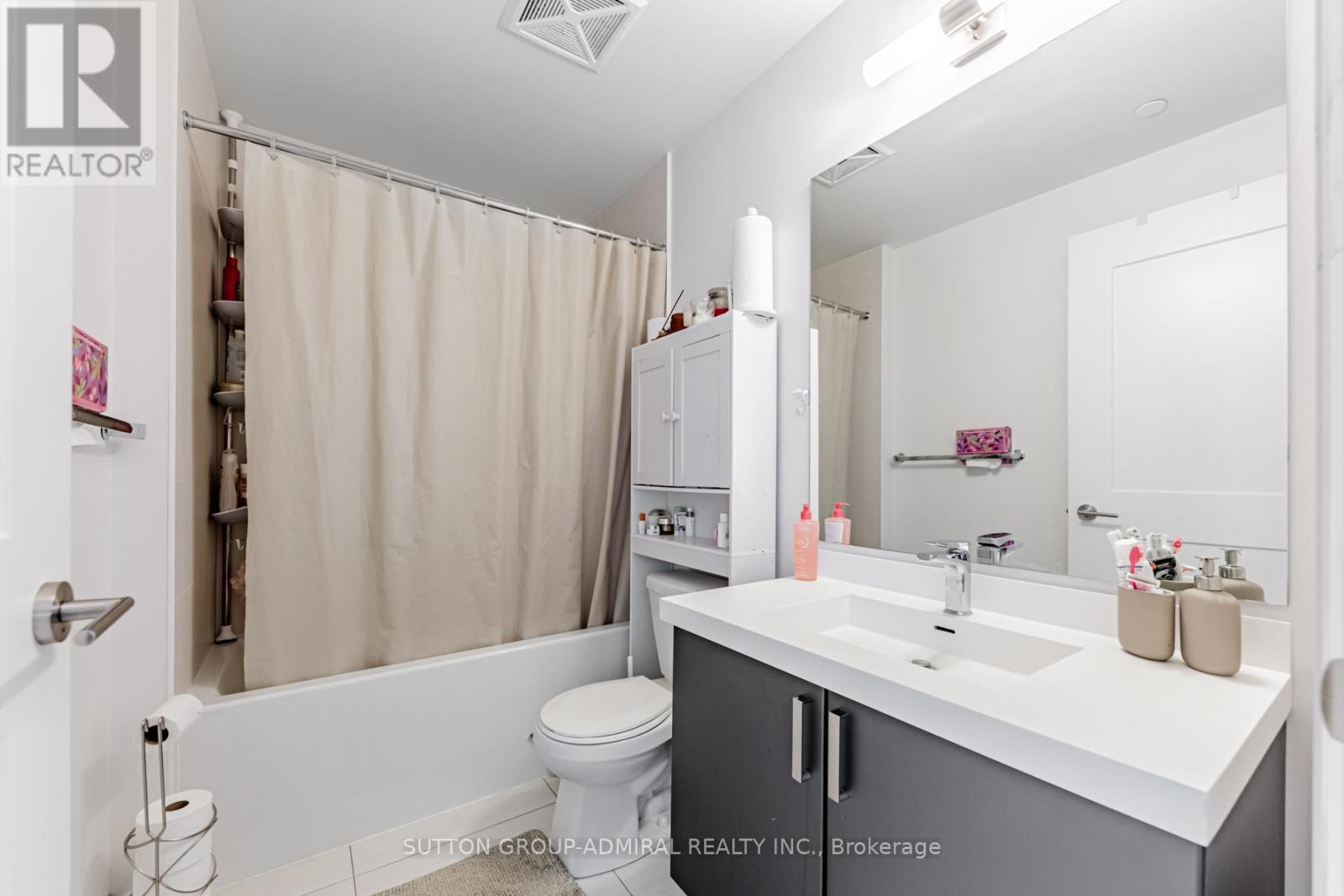 2812 - 7895 Jane Street Property Photo 4