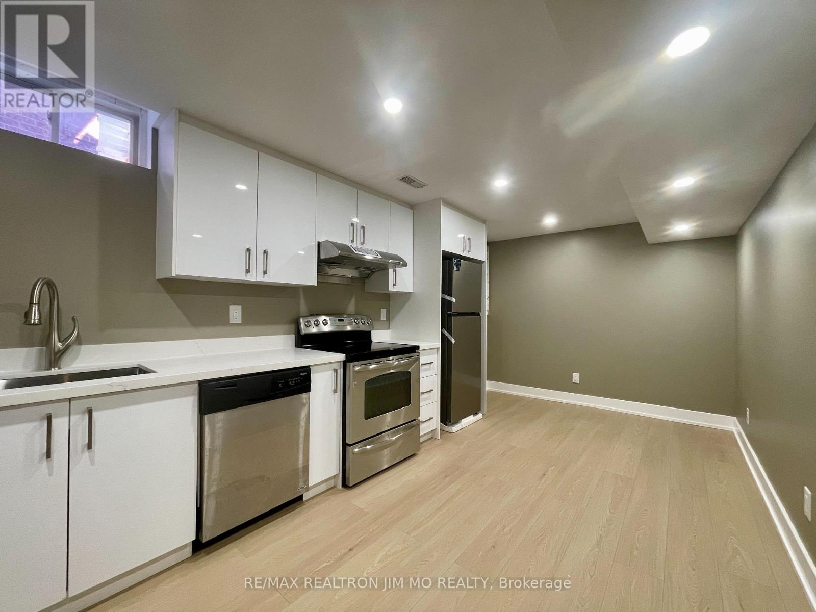 Lower - 824 College Manor Drive Property Photo 14