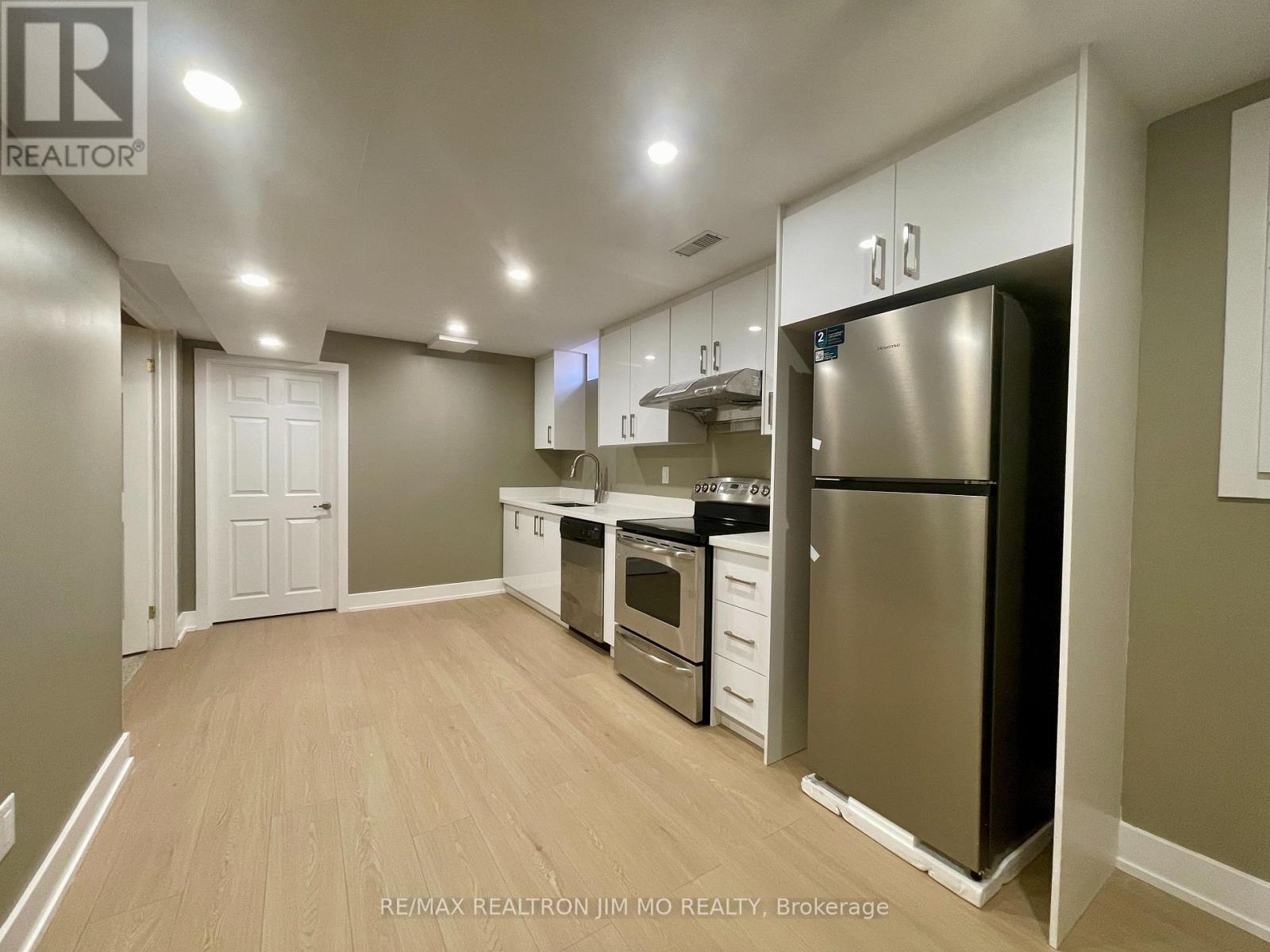 Lower - 824 College Manor Drive Property Photo 15