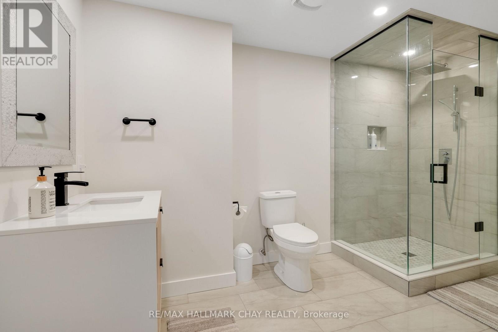 2199 Dawson Crescent Property Photo 25
