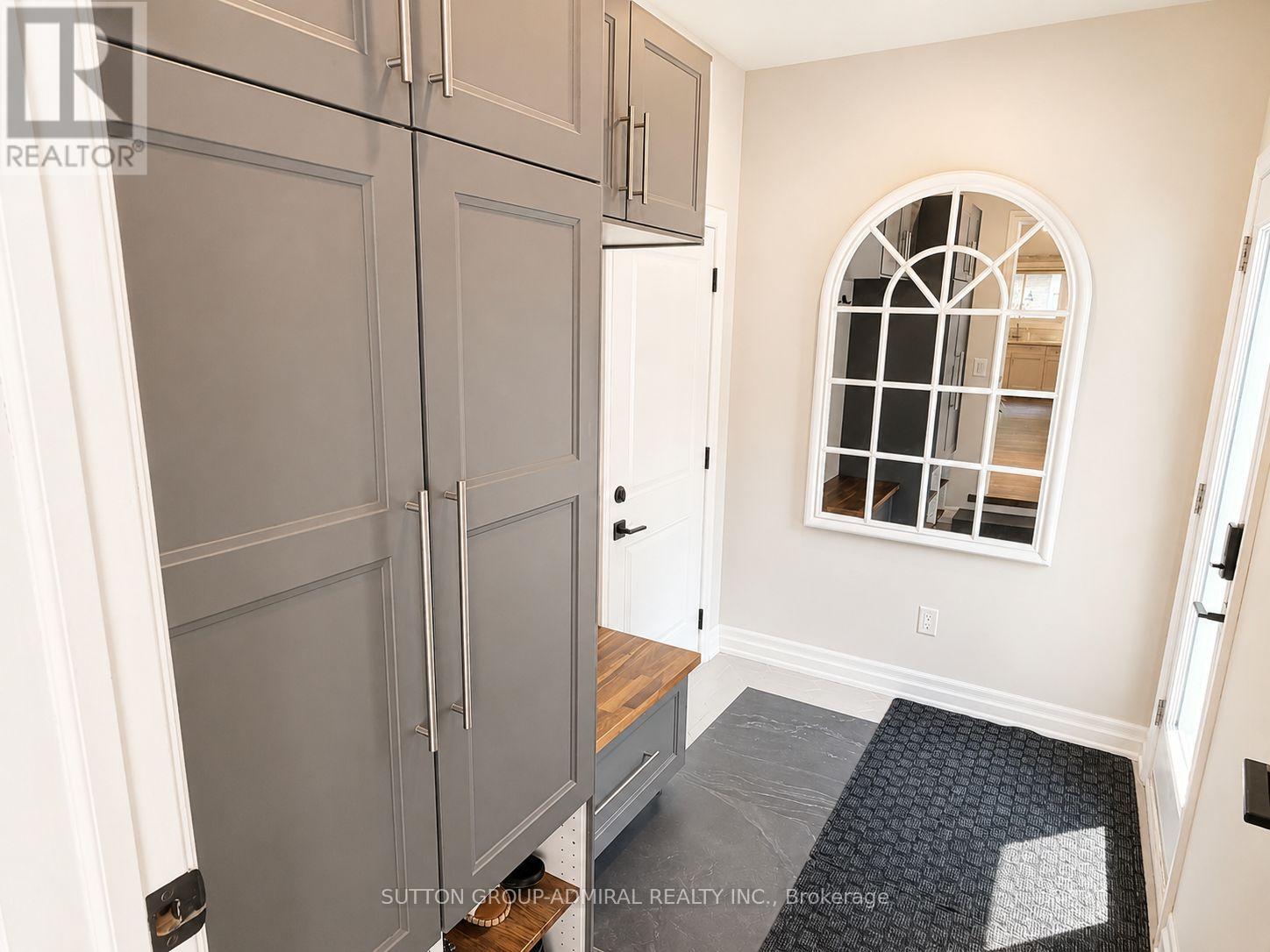 214 Centre Street N Property Photo 11