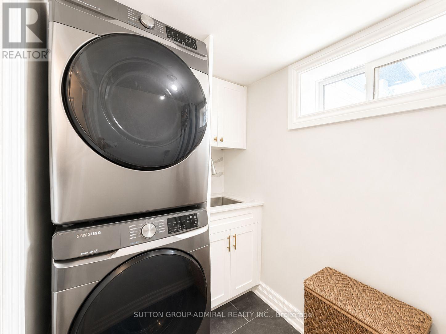 214 Centre Street N Property Photo 23