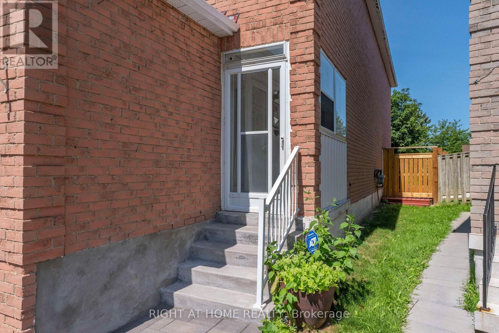 87 William Honey Crescent Property Photo 2