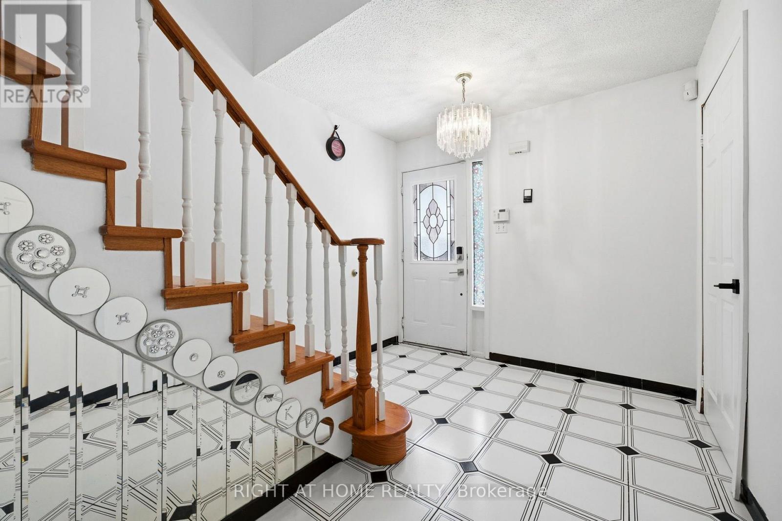 87 William Honey Crescent Property Photo 4