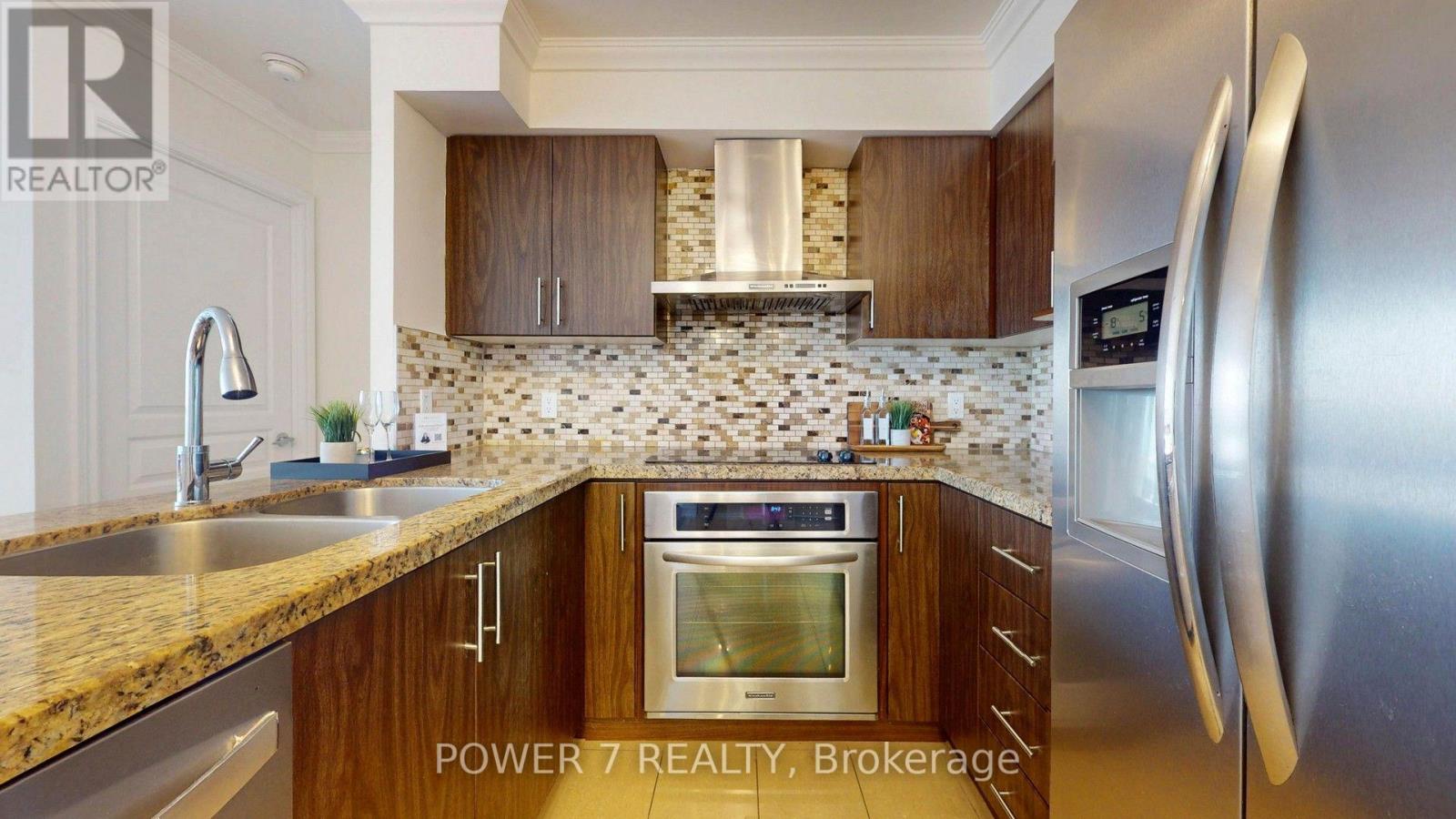 Lph18 - 9015 Leslie Street Property Photo 13
