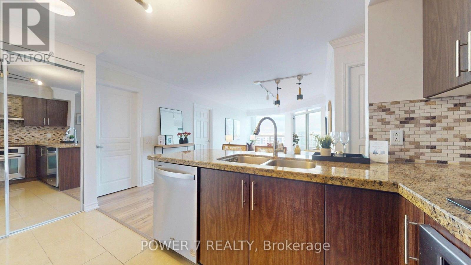 Lph18 - 9015 Leslie Street Property Photo 14