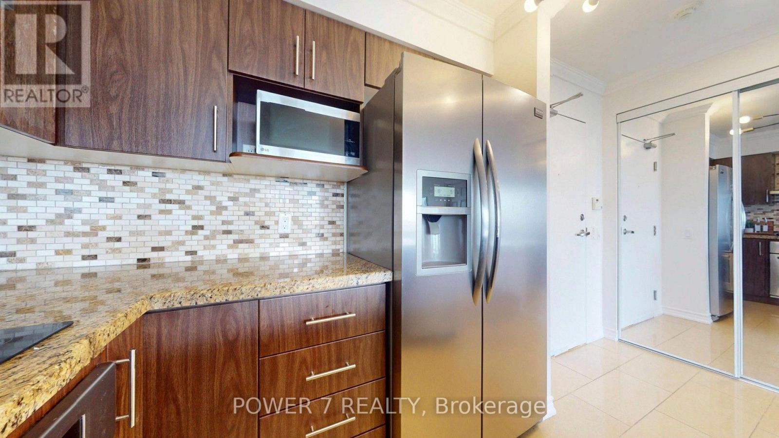 Lph18 - 9015 Leslie Street Property Photo 15