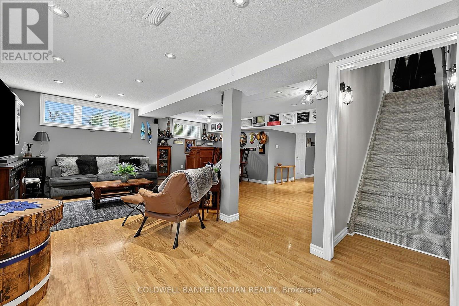 65 Burbank Circle Property Photo 17