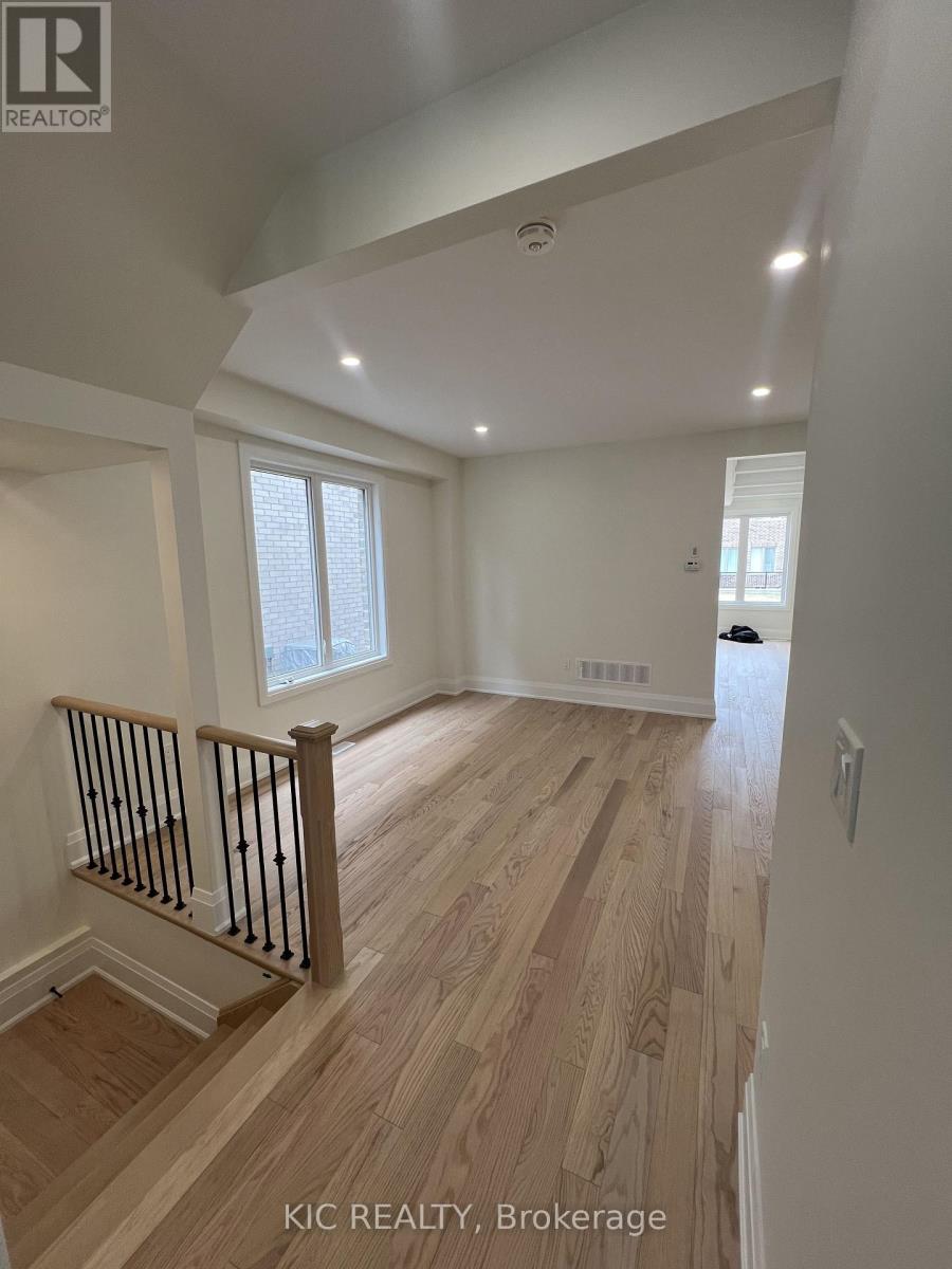 93 Baycroft Boulevard Property Photo 10
