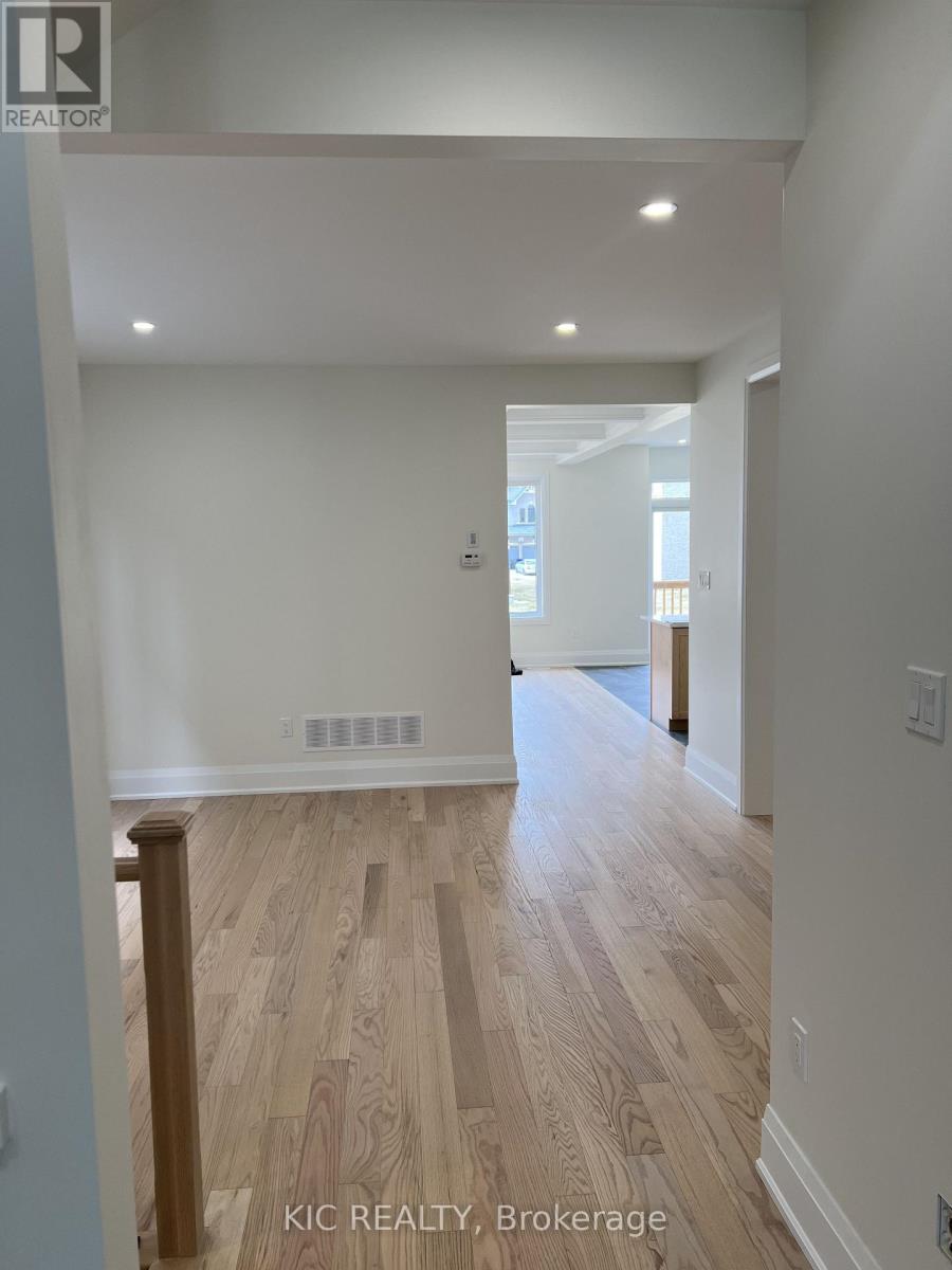 93 Baycroft Boulevard Property Photo 12