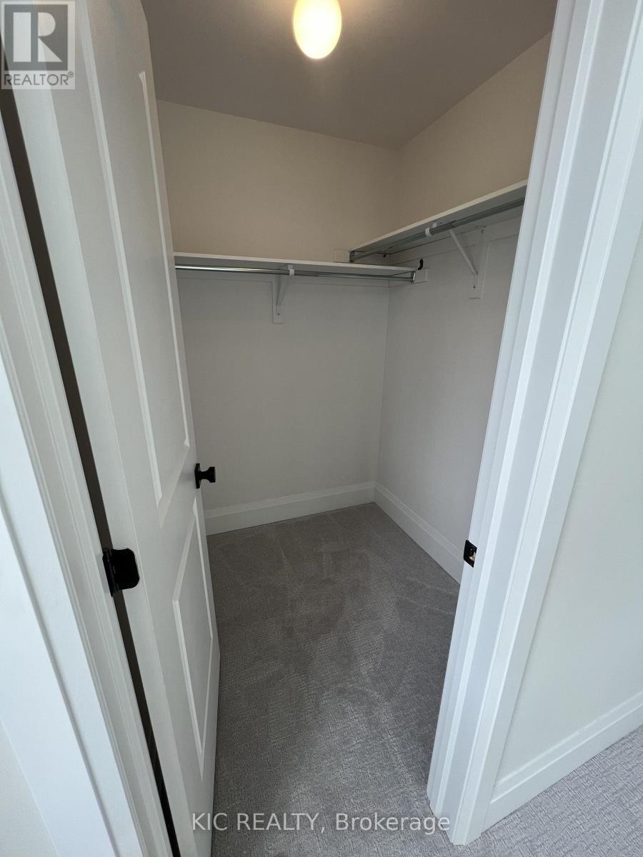 93 Baycroft Boulevard Property Photo 25
