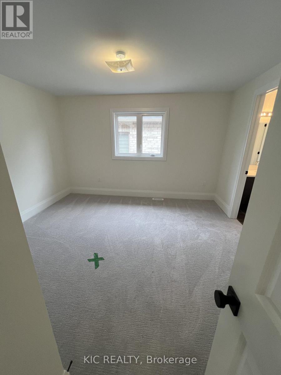 93 Baycroft Boulevard Property Photo 30