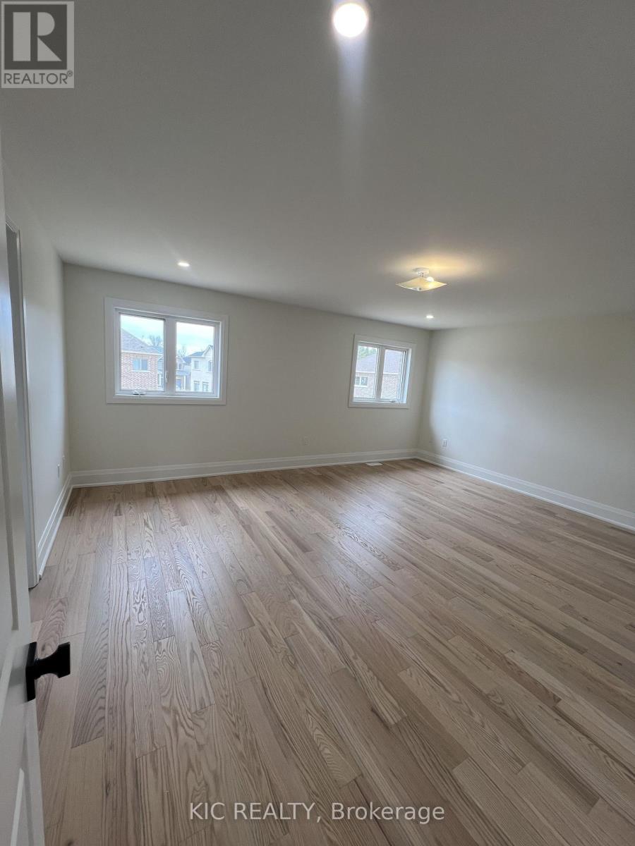 93 Baycroft Boulevard Property Photo 37