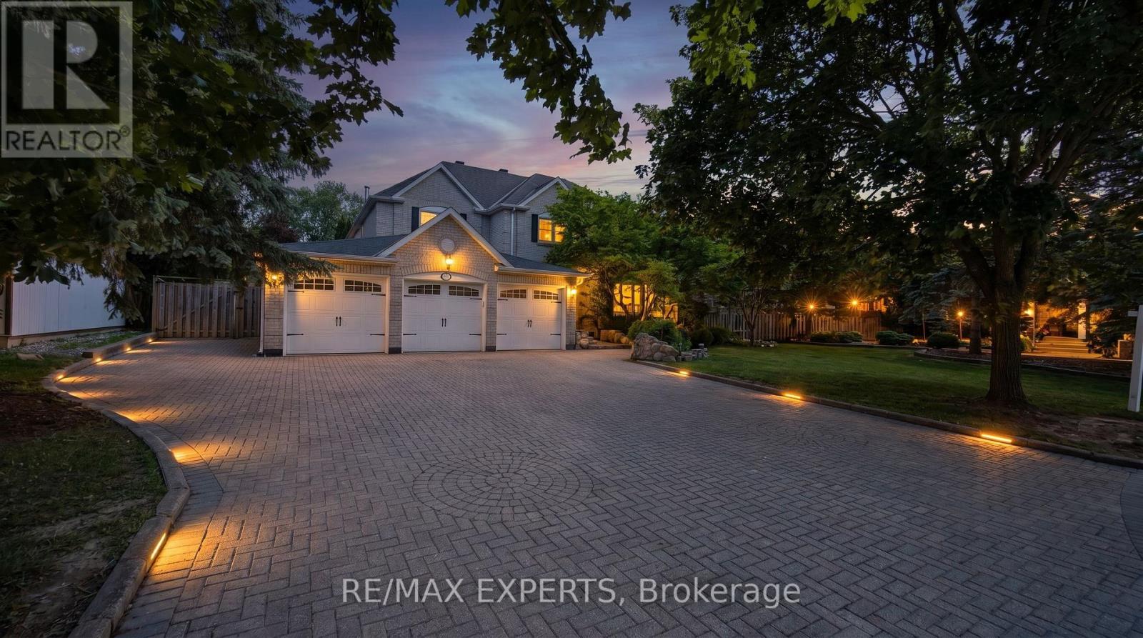 123 FERN VALLEY CRESCENT