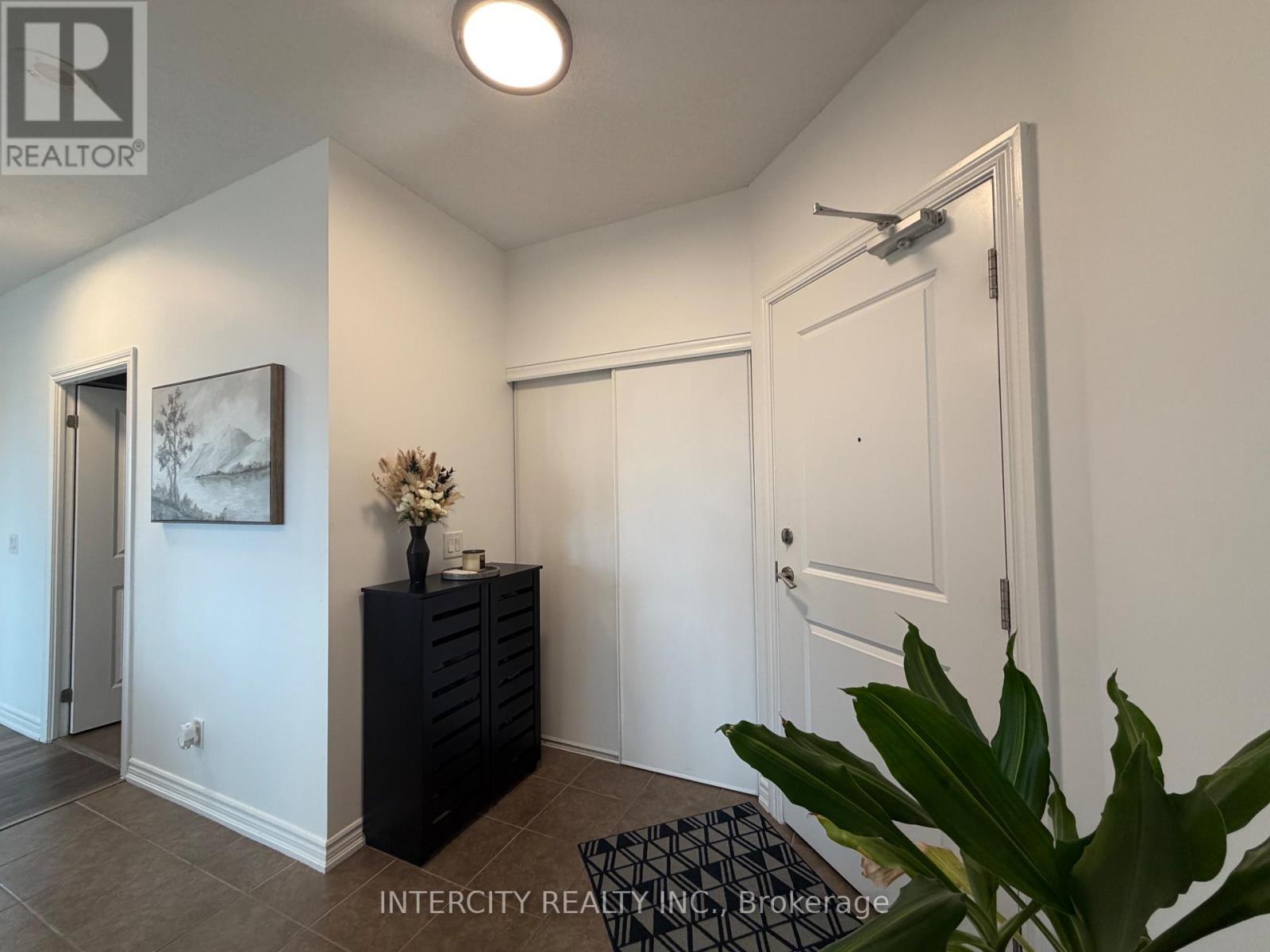 802 - 7730 Kipling Avenue Property Photo 8