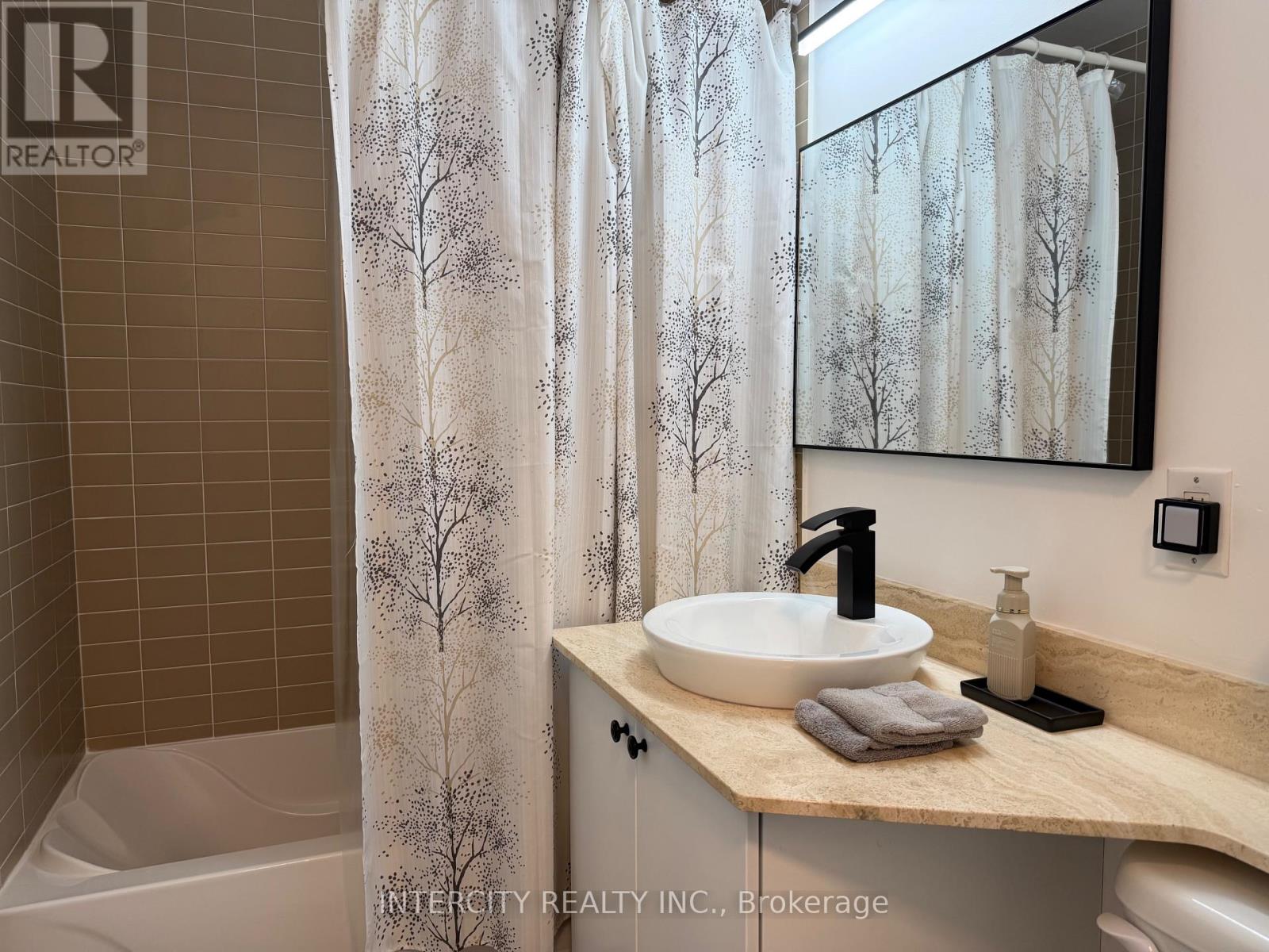 802 - 7730 Kipling Avenue Property Photo 18