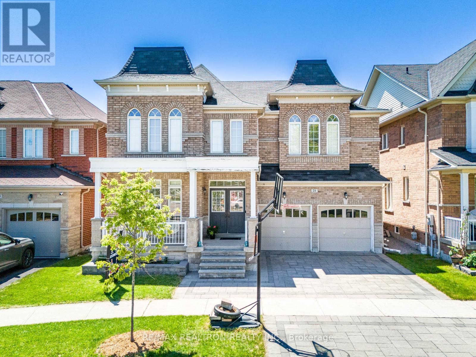 21 RENNIE AVENUE