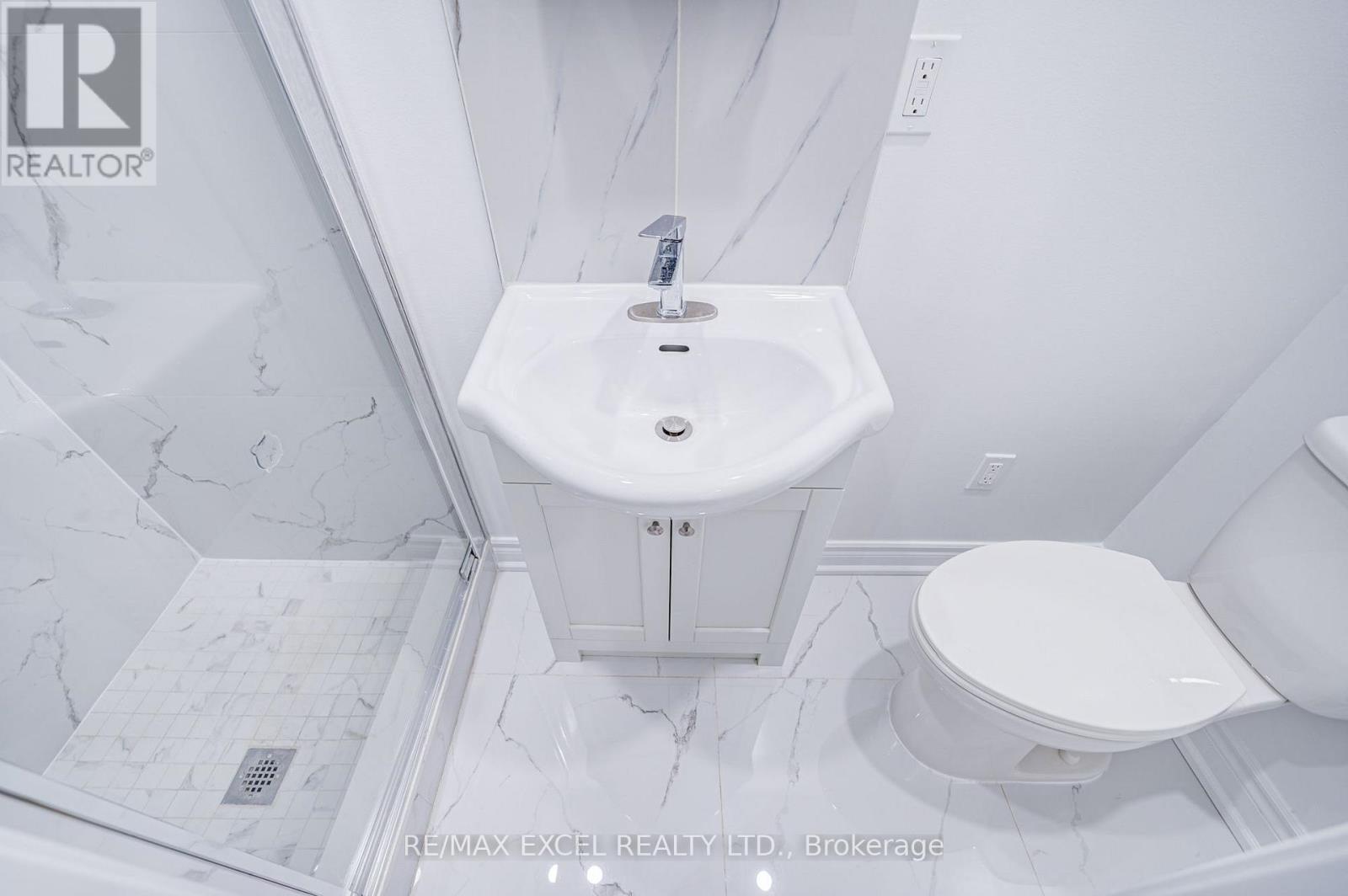 8 Simsbury Court Property Photo 9
