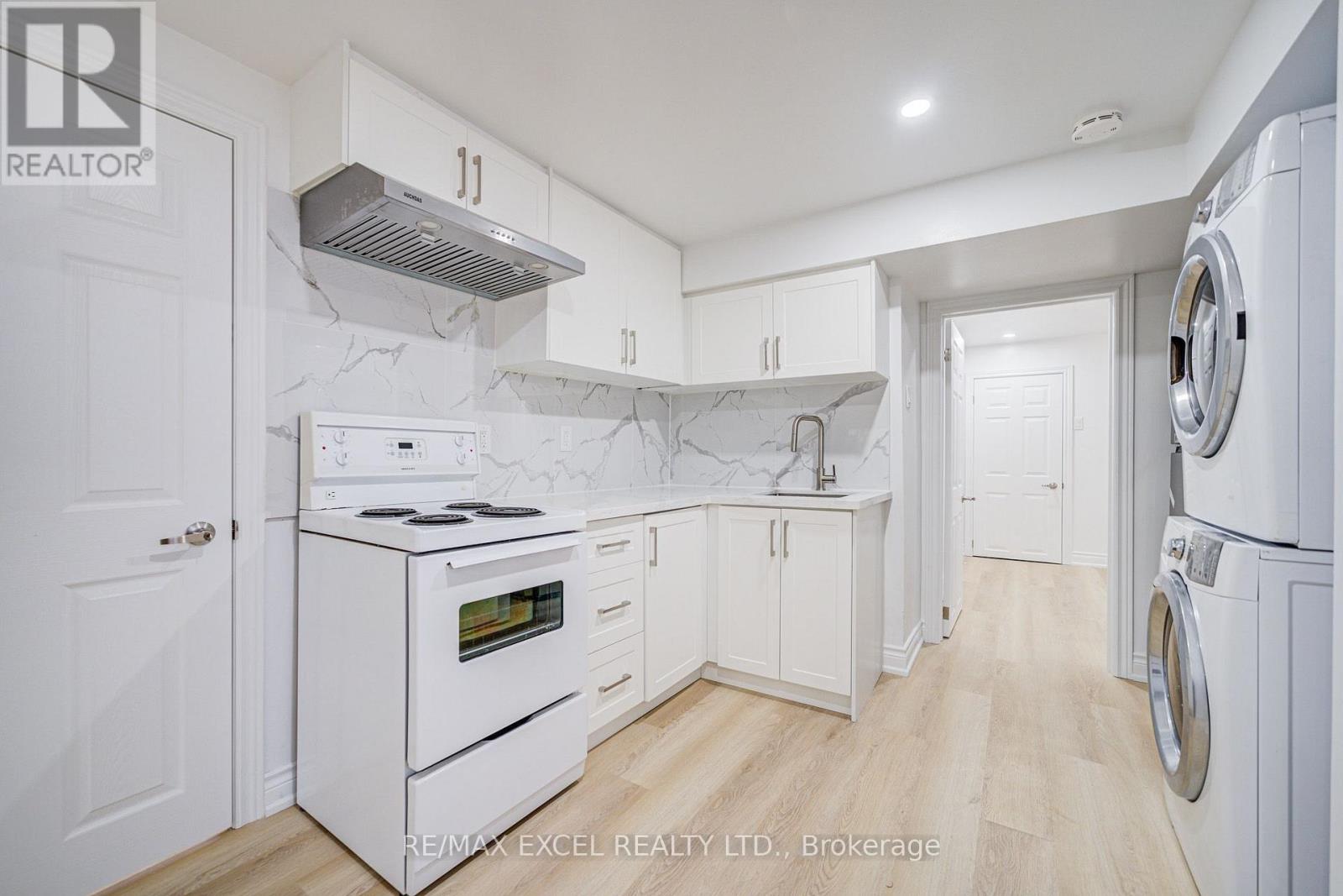 8 Simsbury Court Property Photo 35