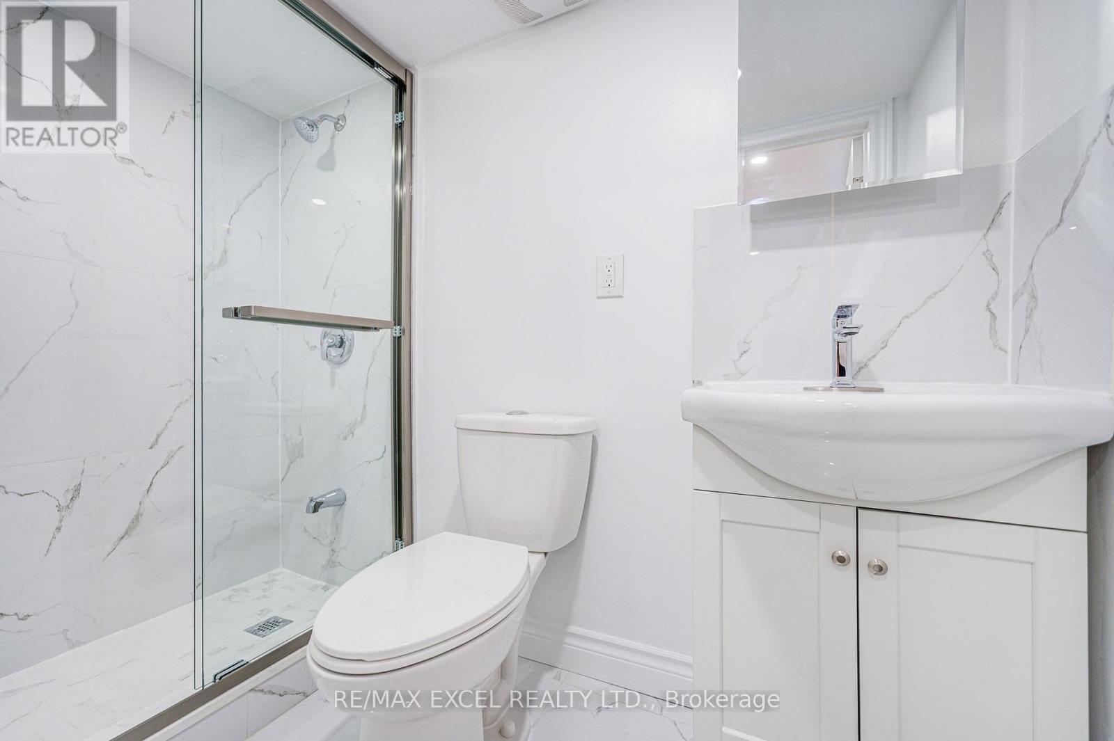 8 Simsbury Court Property Photo 39