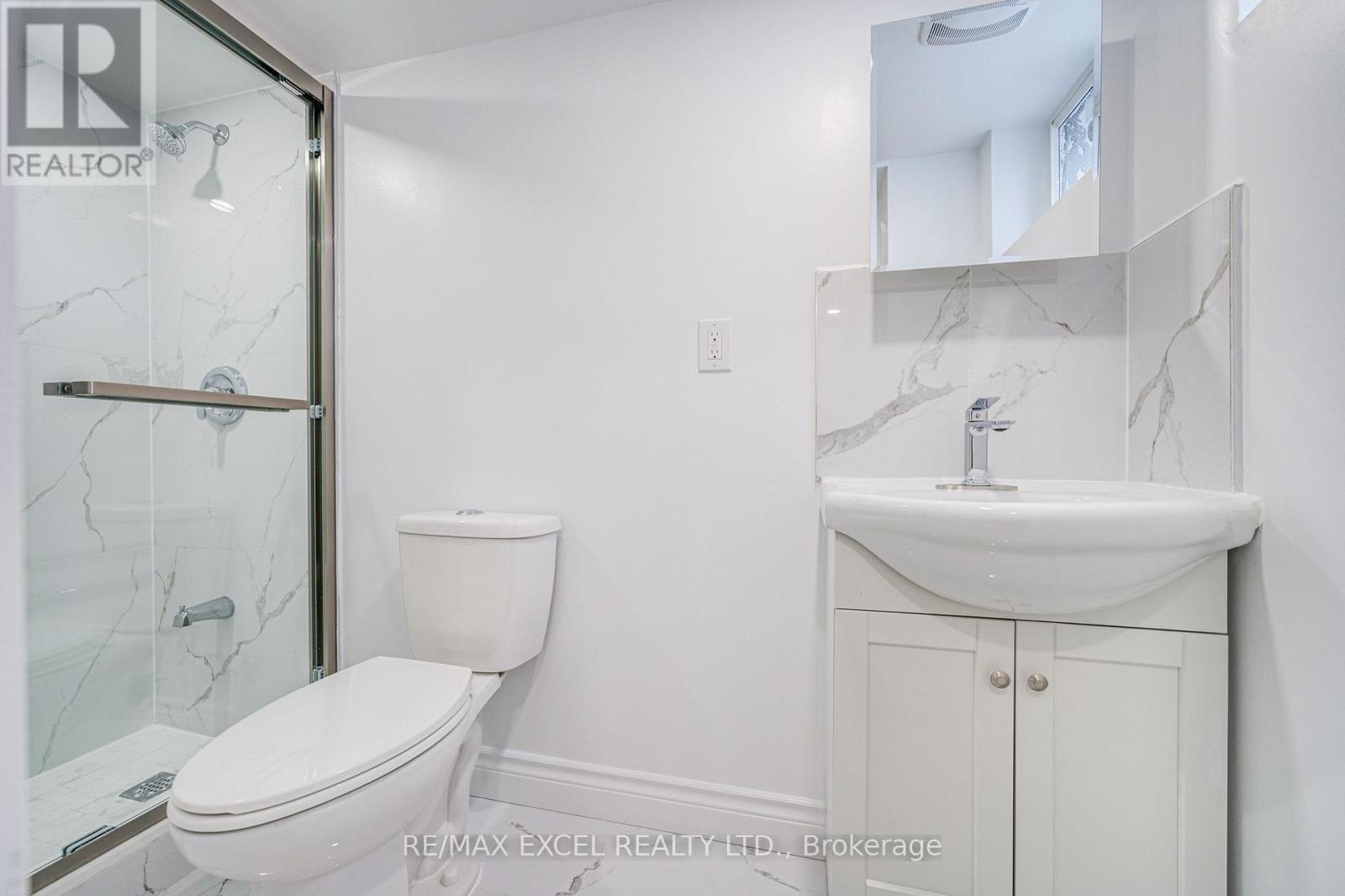 8 Simsbury Court Property Photo 45