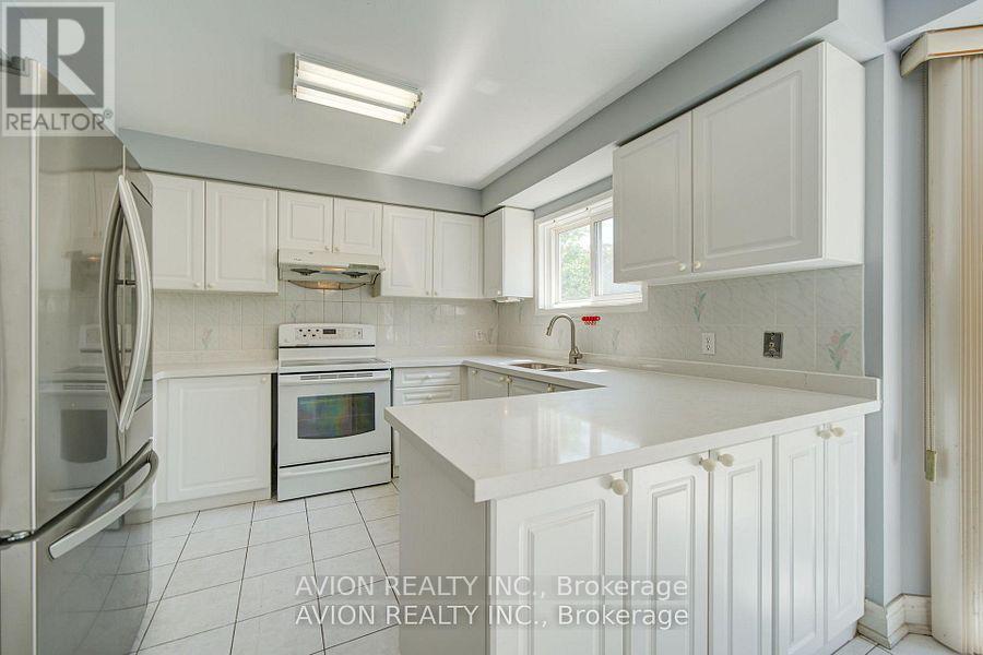 29 Charrington Crescent Property Photo 7