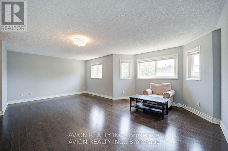 29 Charrington Crescent Property Photo 9