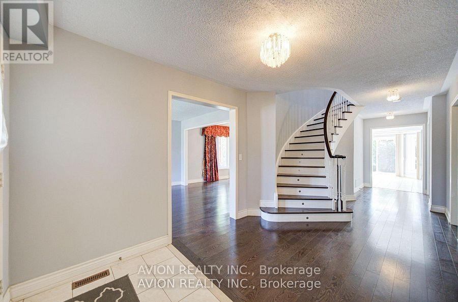 29 Charrington Crescent Property Photo 15