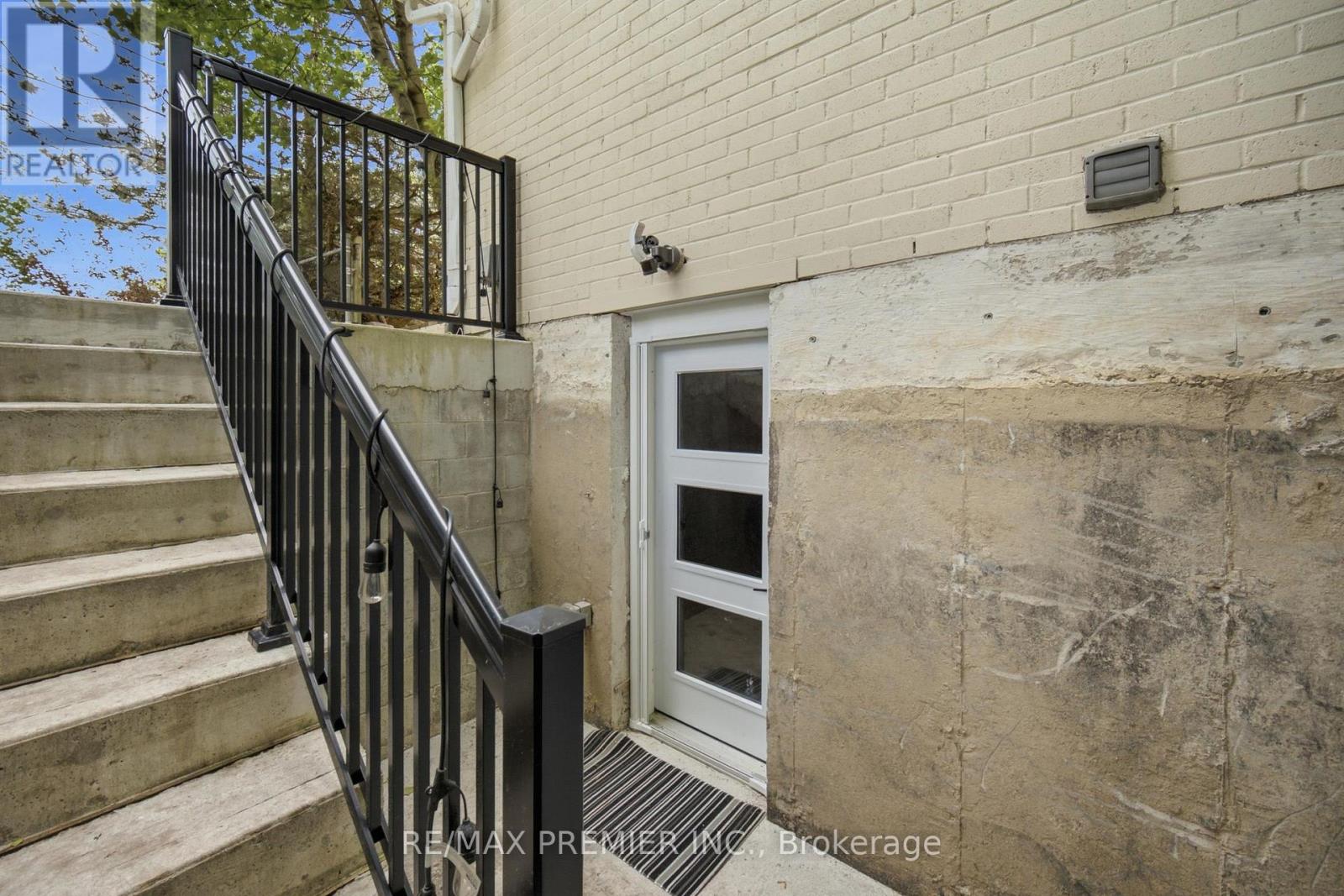 115 William Roe Boulevard Property Photo 14