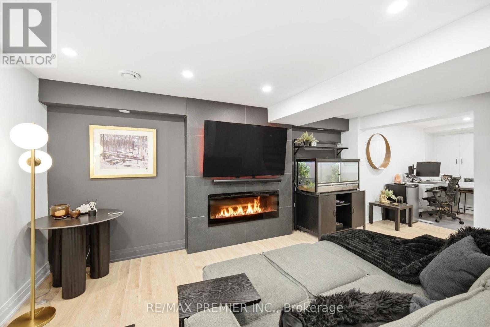 115 William Roe Boulevard Property Photo 16