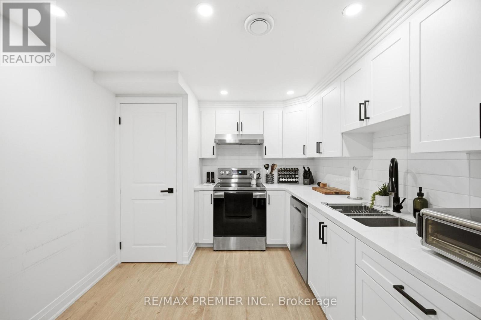 115 William Roe Boulevard Property Photo 18