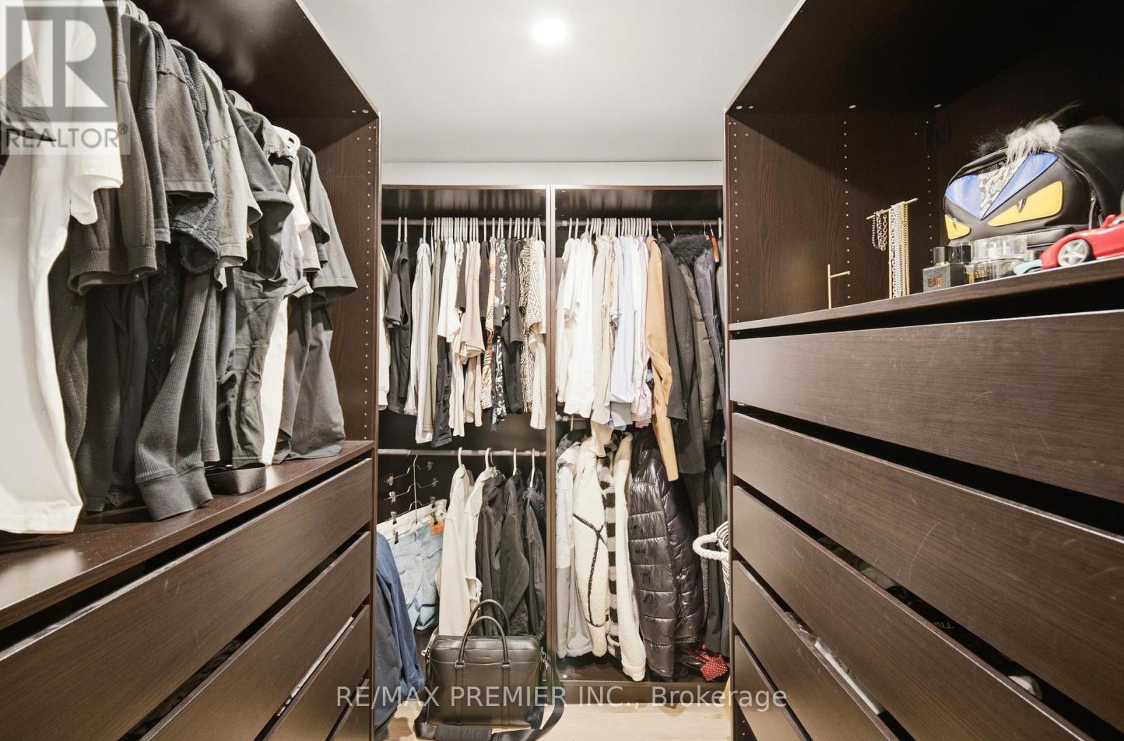 115 William Roe Boulevard Property Photo 21