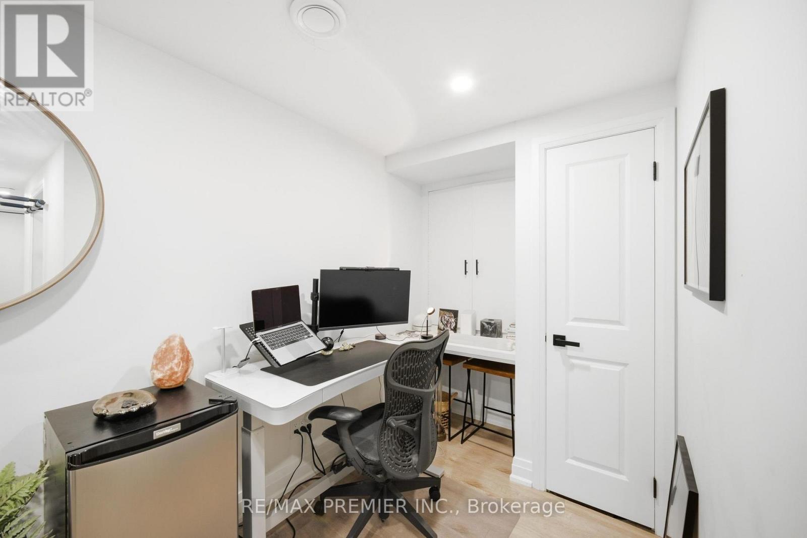 115 William Roe Boulevard Property Photo 22