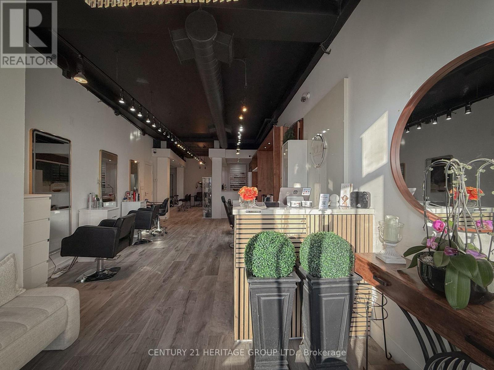9 - 8910 Yonge Street Property Photo 2