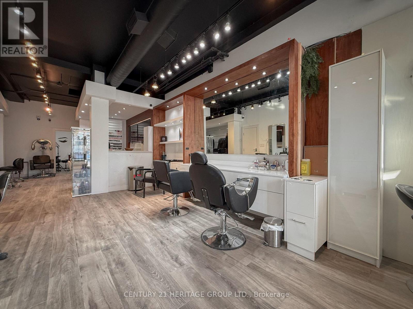 9 - 8910 Yonge Street Property Photo 5