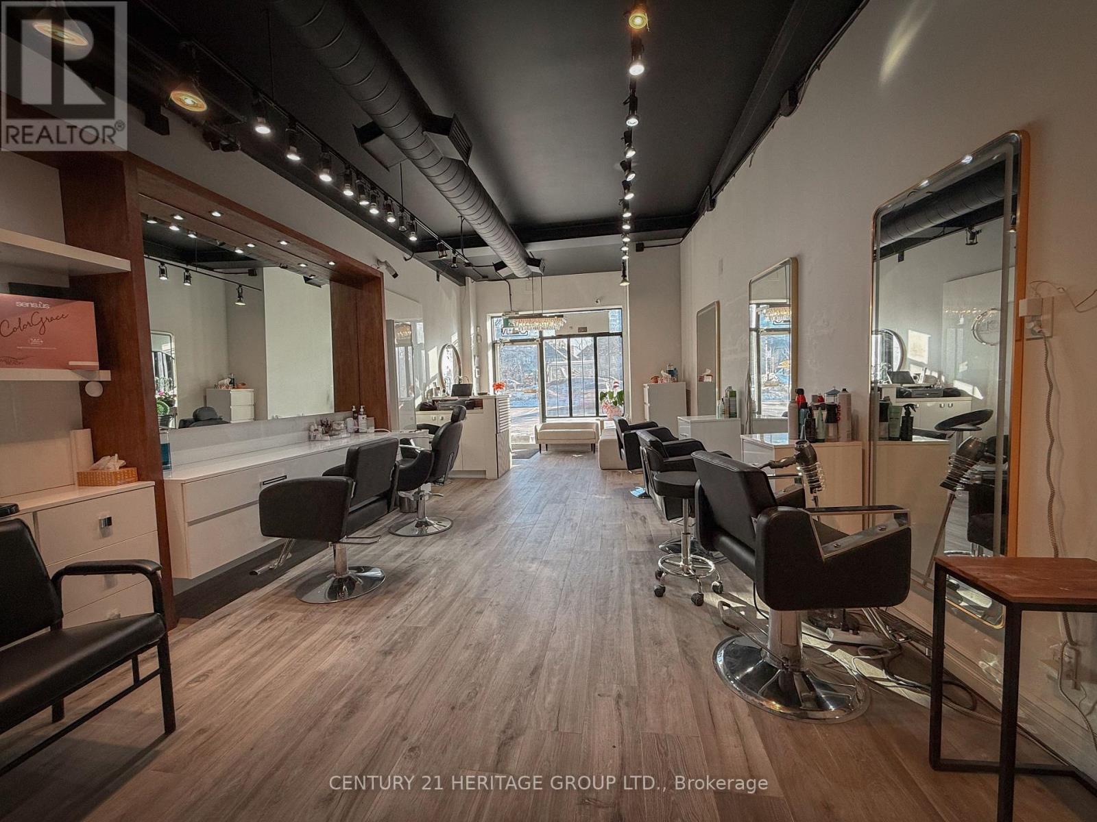 9 - 8910 Yonge Street Property Photo 7