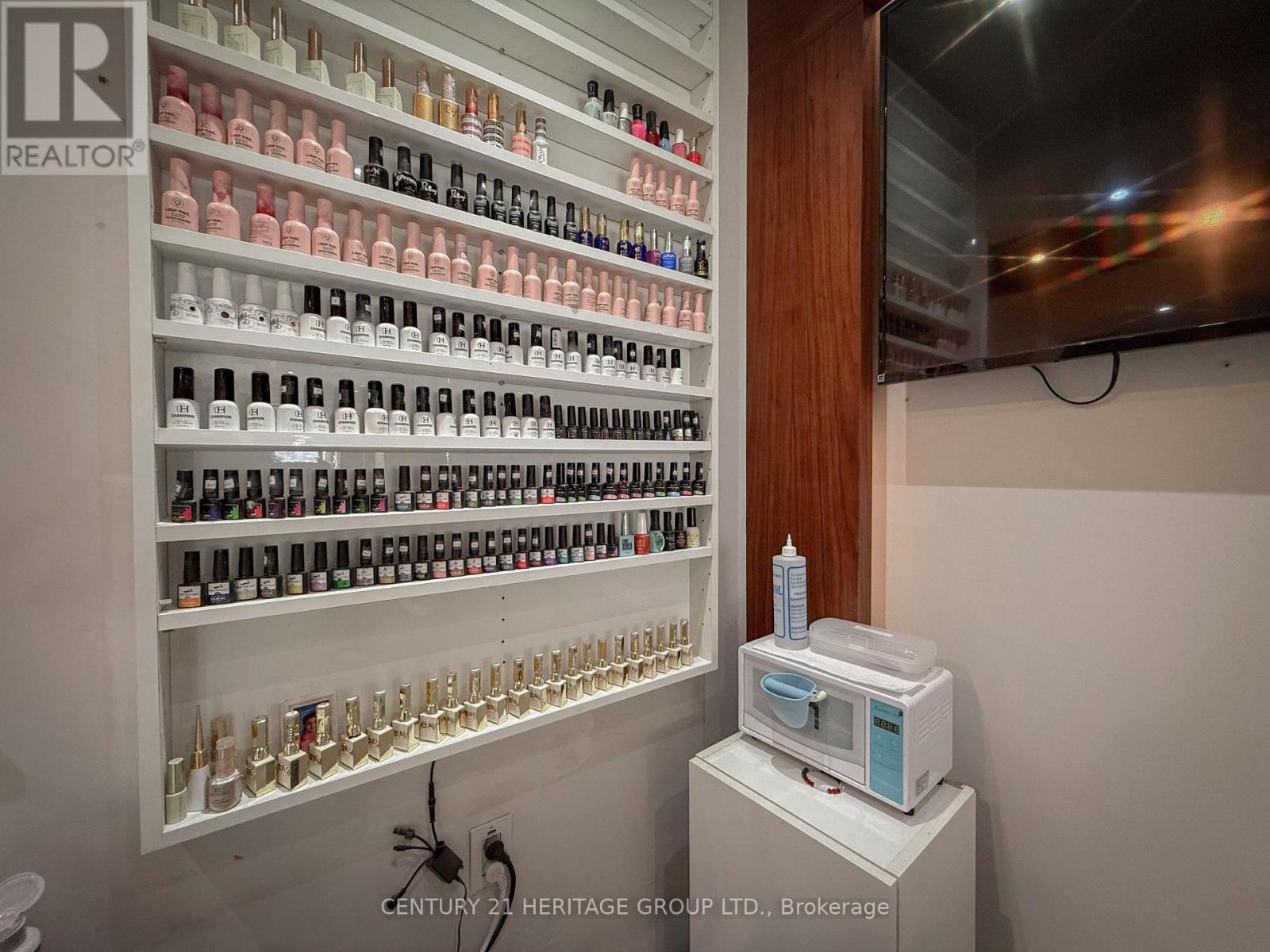 9 - 8910 Yonge Street Property Photo 11