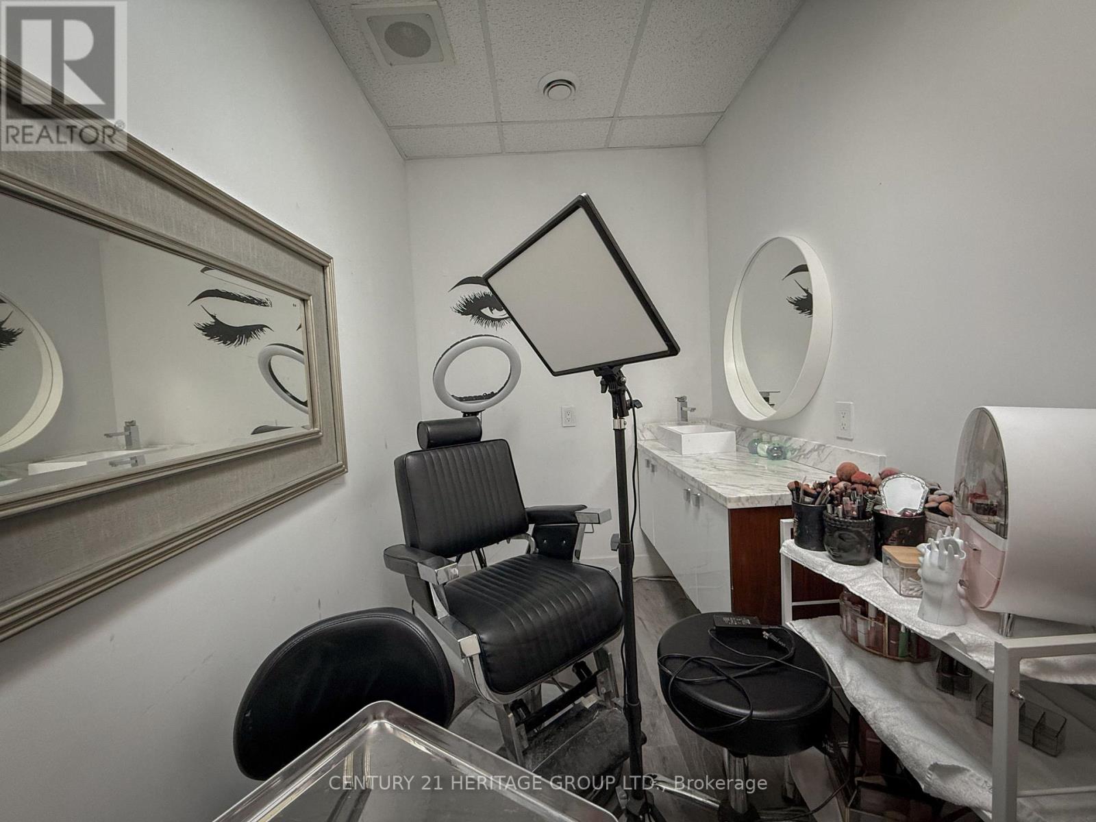9 - 8910 Yonge Street Property Photo 15