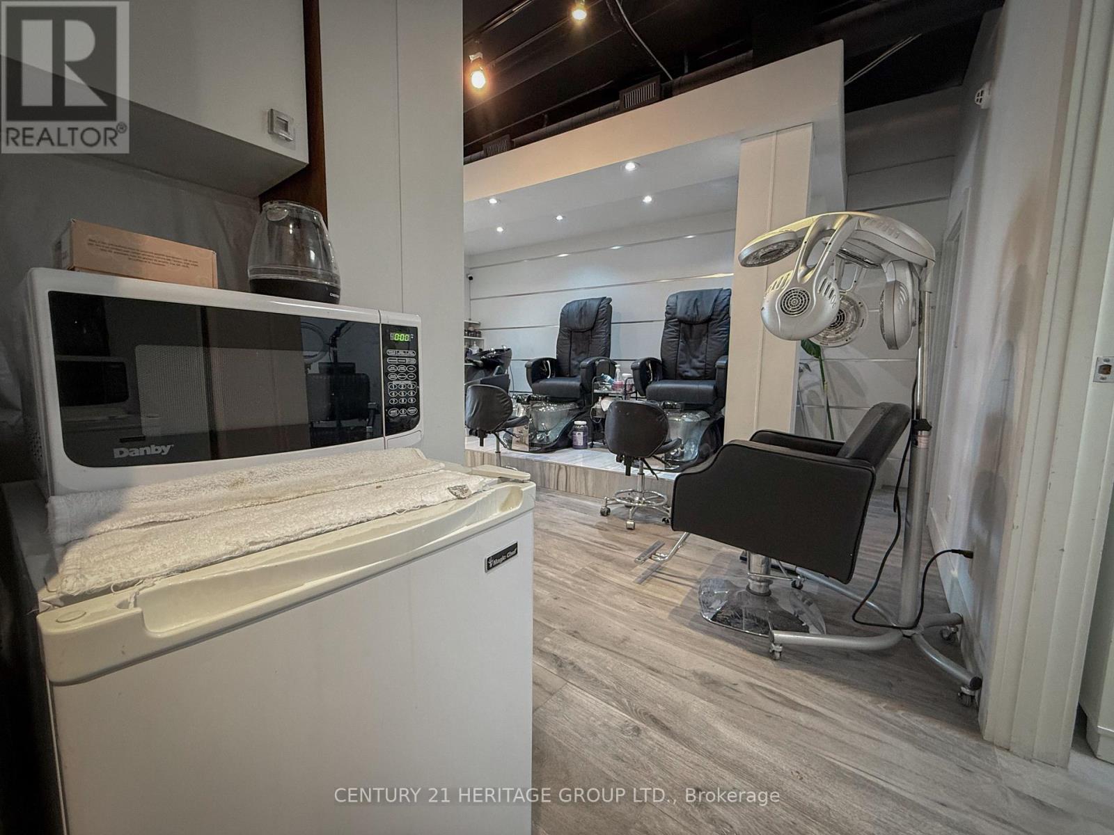 9 - 8910 Yonge Street Property Photo 19