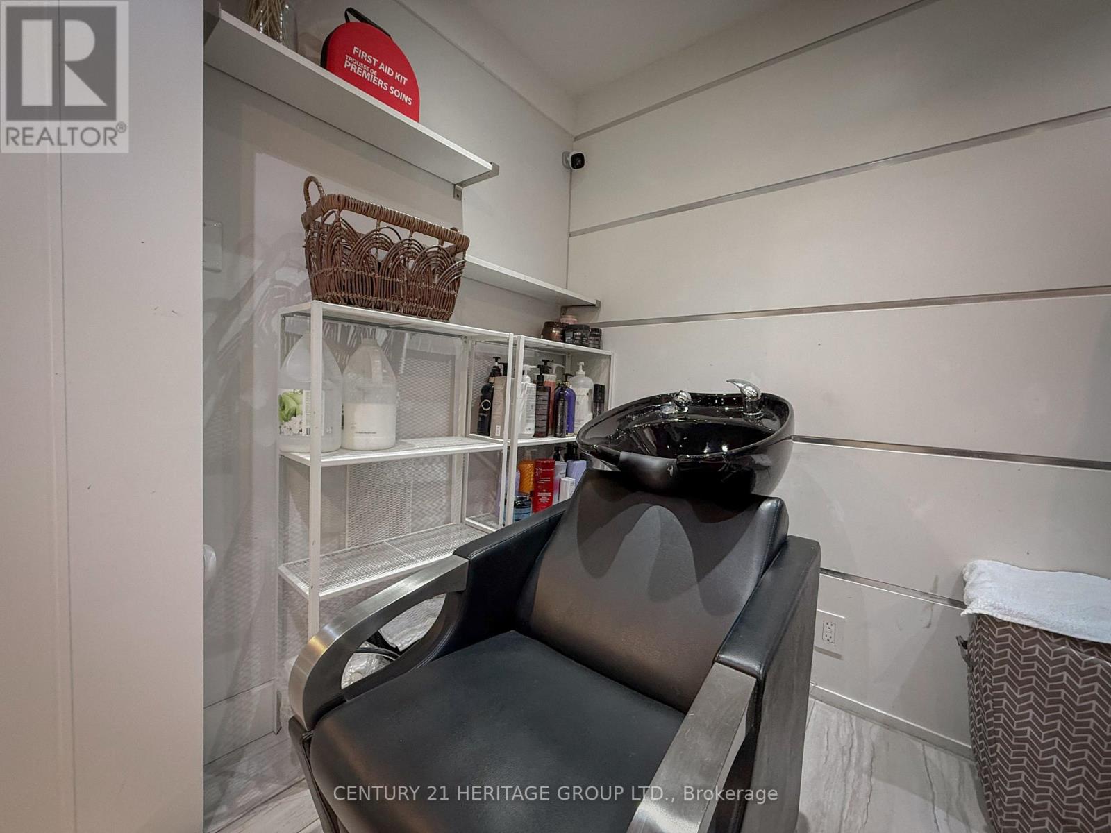 9 - 8910 Yonge Street Property Photo 20