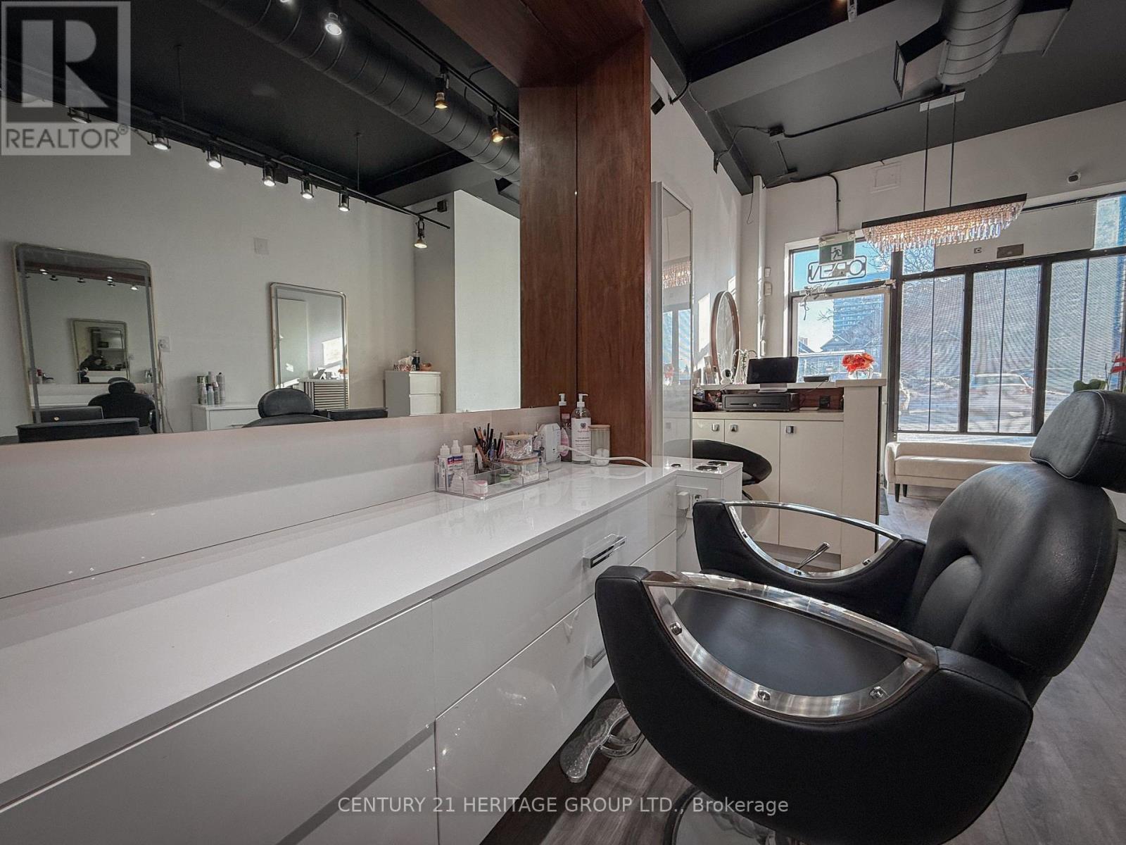 9 - 8910 Yonge Street Property Photo 22