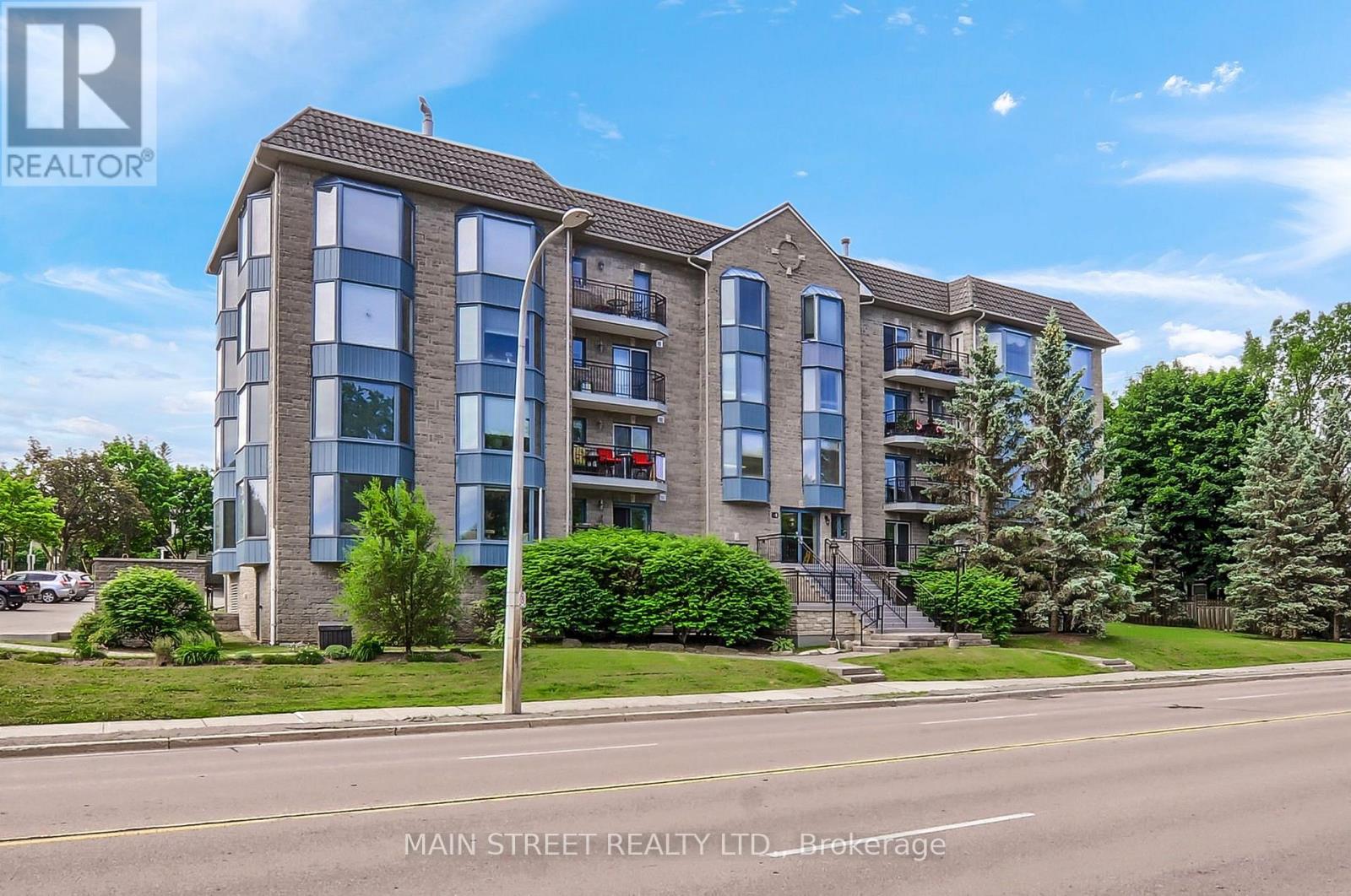 306 - 85 WELLINGTON STREET W